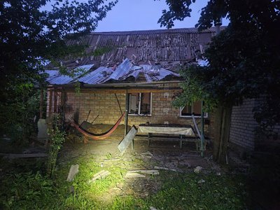 На Київщині внаслідок нічної атаки пошкоджені приватні будинки, є постраждалий На Київщині внаслідок нічної атаки пошкоджені приватні будинки, є постраждалий