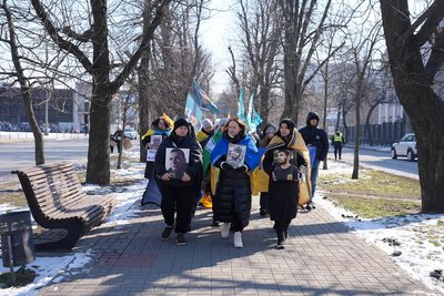 У Черкасах відбулась мирна хода присвячена 11 річниці війни У Черкасах відбулась мирна хода присвячена 11 річниці війни