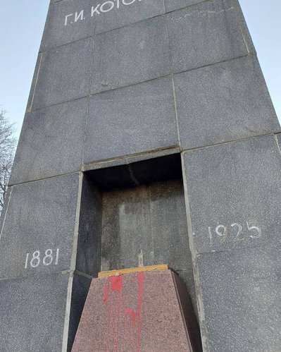 На Одещині демонтували пам'ятники Суворову, Гастелло та Котовському На Одещині демонтували пам'ятники Суворову, Гастелло та Котовському