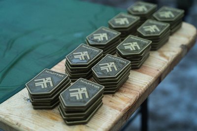 шеврони, хартія