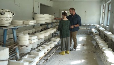 «Ми не маємо права опускати руки»: подружжя відновлює керамічну фабрику у Бібрці на Львівщині «Ми не маємо права опускати руки»: подружжя відновлює керамічну фабрику у Бібрці на Львівщині