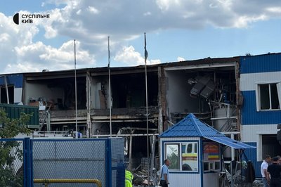 Горіло підприємство харчової промисловості, є загиблі і травмовані: росіяни атакували Київщину Горіло підприємство харчової промисловості, є загиблі і травмовані: росіяни атакували Київщину