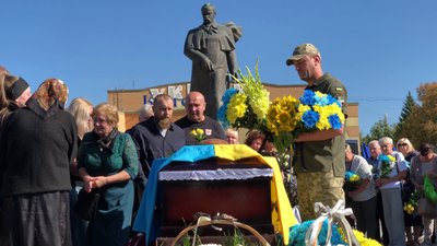 Із старшим лейтенантом Романом Орешняком попрощались у Рівному Із старшим лейтенантом Романом Орешняком попрощались у Рівному