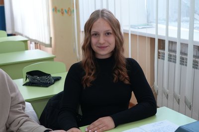 "Мені дякують, пишуть багато коментарів": вчителька української набирає мільйони переглядів у ТікТок "Мені дякують, пишуть багато коментарів": вчителька української набирає мільйони переглядів у ТікТок