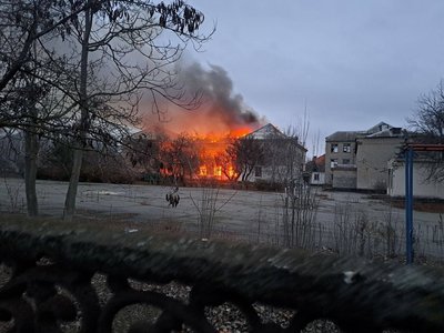 У Новій Каховці на ТОТ Херсонщини згоріла будівля школи №2: що відомо У Новій Каховці на ТОТ Херсонщини згоріла будівля школи №2: що відомо