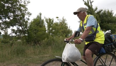 Через п'ять областей у сандалях на велосипеді, аби допомогти ЗСУ: Черкащиною проїхав полтавський волонтер Через п'ять областей у сандалях на велосипеді, аби допомогти ЗСУ: Черкащиною проїхав полтавський волонтер
