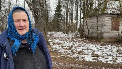 "Дикі звірі заходять частіше, ніж люди": як живуть останні жителі села на прикордонні Чернігівщини "Дикі звірі заходять частіше, ніж люди": як живуть останні жителі села на прикордонні Чернігівщини
