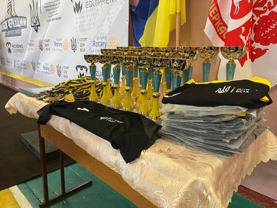 "У мене техніка — суворий погляд": у Черкасах відбувся турнір із армреслінгу "У мене техніка — суворий погляд": у Черкасах відбувся турнір із армреслінгу
