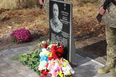 На Київщині встановили меморіали льотчикам із бригади "Привид Києва" На Київщині встановили меморіали льотчикам із бригади "Привид Києва"