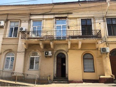 Аварійний будинок на вулиці Головній, 17