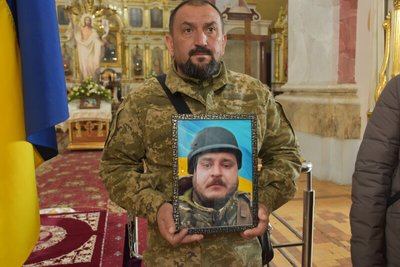 У Луцьку попрощалися ще з двома бійцями — Анатолієм Андрусиком та Богданом Новосадом У Луцьку попрощалися ще з двома бійцями — Анатолієм Андрусиком та Богданом Новосадом