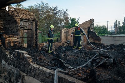 У Вишневому й досі працюють над ліквідацією наслідків вчорашньої атаки РФ У Вишневому й досі працюють над ліквідацією наслідків вчорашньої атаки РФ