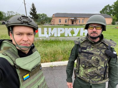 Народний депутат Євген Пивоваров після деокупації Циркунів на Харківщині відвідав село