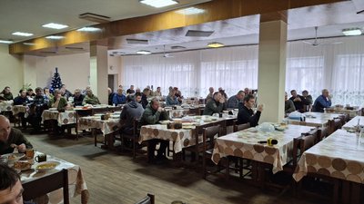 Колядували для ЗСУ: черкаські школярі привітали військових із різдвяними святами Колядували для ЗСУ: черкаські школярі привітали військових із різдвяними святами
