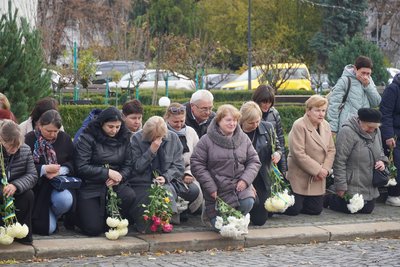В Ужгороді попрощалися із загиблим захисником Владиславом Діусом В Ужгороді попрощалися із загиблим захисником Владиславом Діусом