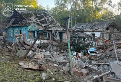 10 вересня російська армія завдала авіаційного удару по Ізюму. Двоє людей потребували допомоги медиків 10 вересня російська армія завдала авіаційного удару по Ізюму. Двоє людей потребували допомоги медиків