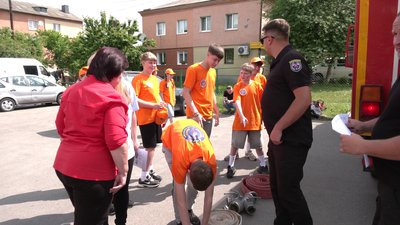 Інтелектуальні гра та моделювання пожеж: як школярі опановували професію рятувальника на Рівненщині Інтелектуальні гра та моделювання пожеж: як школярі опановували професію рятувальника на Рівненщині
