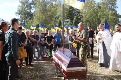 В Охтирці на Сумщині попрощалися з військовим Тимуром Маслом В Охтирці на Сумщині попрощалися з військовим Тимуром Маслом