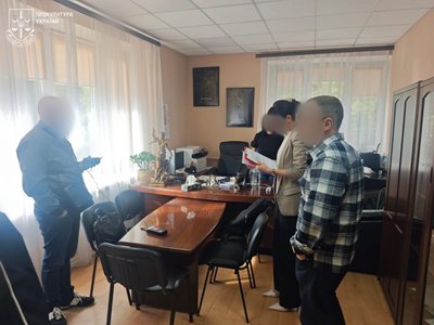 В Одесі троє керівників КП отримали підозри через неоформлену оренду каналізаційних станцій і колекторів на 594 млн грн В Одесі троє керівників КП отримали підозри через неоформлену оренду каналізаційних станцій і колекторів на 594 млн грн