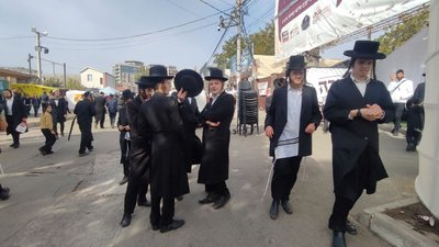 В Умань прибуло 20 тисяч паломників, але В Умань прибуло 20 тисяч паломників, але