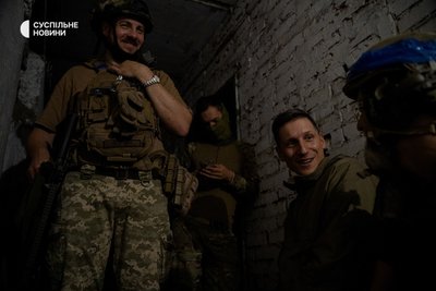 Аеророзвідка бригади "Хартія" працює під Липцями на Харківщині, червень 2024 року Аеророзвідка бригади "Хартія" працює під Липцями на Харківщині, червень 2024 року