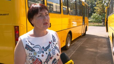 Трьом громадам Чернігівщини передали нові інклюзивні шкільні автобуси Трьом громадам Чернігівщини передали нові інклюзивні шкільні автобуси