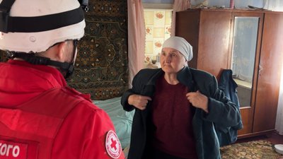 “Від Миропілля до Великої Рибиці під атакою дронів РФ”: як евакуюють людей з прикордоння Сумщини “Від Миропілля до Великої Рибиці під атакою дронів РФ”: як евакуюють людей з прикордоння Сумщини