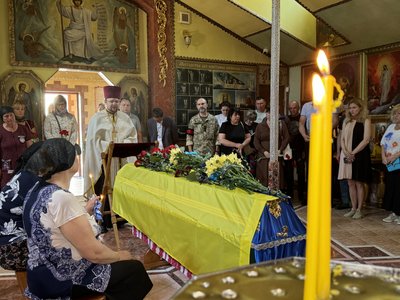 «За рік ні разу не відпустили». У Сумах попрощалися із захисником Валерієм Пінським «За рік ні разу не відпустили». У Сумах попрощалися із захисником Валерієм Пінським