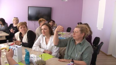 Виділяли молекулу ДНК банана: у Черкасах провели майстеркласи до Дня науки Виділяли молекулу ДНК банана: у Черкасах провели майстеркласи до Дня науки