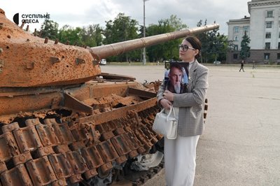 "Маленька, я в полоні": дружина військовополоненого з Одеси розповіла про пошуки чоловіка "Маленька, я в полоні": дружина військовополоненого з Одеси розповіла про пошуки чоловіка