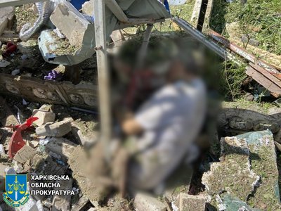 63-річний чоловік загинув 14 травня внаслідок російської авіаатаки на Купʼянськ — РФ могла скинути на приватний сектор ФАБ-1500 63-річний чоловік загинув 14 травня внаслідок російської авіаатаки на Купʼянськ — РФ могла скинути на приватний сектор ФАБ-1500