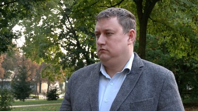 Платні транспорті картки для немісцевих пільговиків у Чернігові: чи законно це?