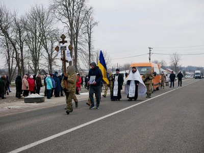 На Кіровоградщині попрощалися з військовослужбовцем Ігорем Азаренком На Кіровоградщині попрощалися з військовослужбовцем Ігорем Азаренком