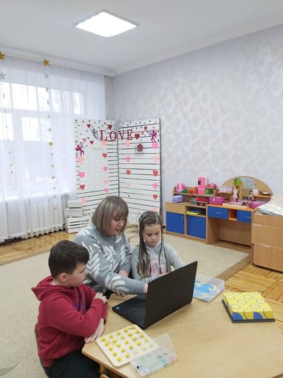 Австрія передала ноутбуки для дитсадків у Бучі Австрія передала ноутбуки для дитсадків у Бучі