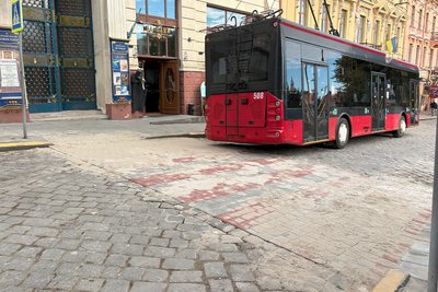 Відремонтований перехід на вулиці Івана Франка у Чернівцях Відремонтований перехід на вулиці Івана Франка у Чернівцях