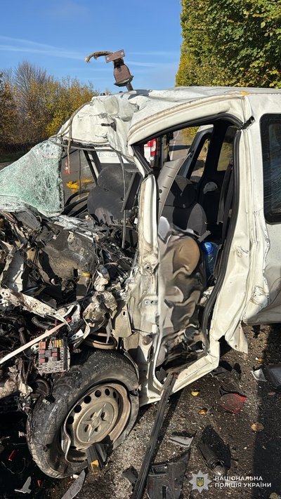 На Львівщині зіткнулися легковик та автопоїзд: загинув 67-річний водій На Львівщині зіткнулися легковик та автопоїзд: загинув 67-річний водій