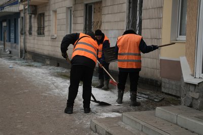 Травмовані 14 людей. Як справляються з наслідками російського обстрілу Сум містяни та підприємці Травмовані 14 людей. Як справляються з наслідками російського обстрілу Сум містяни та підприємці