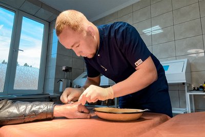 Виплати для лікарів
за роботу у сільській місцевості: що про це кажуть медики гірської громади на Буковині Виплати для лікарів
за роботу у сільській місцевості: що про це кажуть медики гірської громади на Буковині