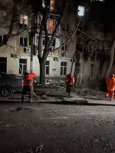 В Одесі дрон влучив у пологовий будинок і житлові будинки: є поранені