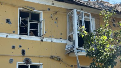 Атака на Краматорськ: Росія вдарила трьома авіабомбами ФАБ-250, є поранені Атака на Краматорськ: Росія вдарила трьома авіабомбами ФАБ-250, є поранені