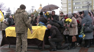 З добровольцем Сергієм Бойко порощались у Рівному З добровольцем Сергієм Бойко порощались у Рівному