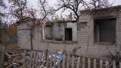 "Ми просто відрізані від цивілізації": як живуть у Левадному на Дніпропетровщині за 13 км від фронту "Ми просто відрізані від цивілізації": як живуть у Левадному на Дніпропетровщині за 13 км від фронту