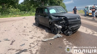 На Львівщині в ДТП травмувалися троє людей, серед них — дворічна дитина На Львівщині в ДТП травмувалися троє людей, серед них — дворічна дитина