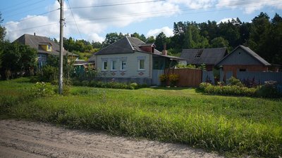 “КАБи тут прилітають щодня”: жителі Вакалівщині про обстріли села