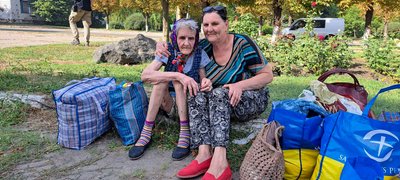 Евакуація люди допомога волонтери жителька Мирнограда Людмила Мирноград Донецька область 21 серпня 2024 рік Евакуація люди допомога волонтери жителька Мирнограда Людмила Мирноград Донецька область 21 серпня 2024 рік