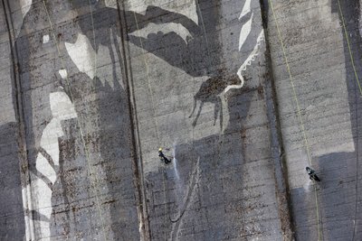 У Німеччині створили одне з найбільших у світі графіті без застосування фарби У Німеччині створили одне з найбільших у світі графіті без застосування фарби
