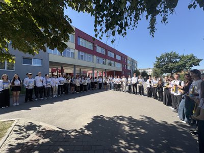 У Вінницькому ліцеї №20 відкрили стелу пам’яті загиблих випускників У Вінницькому ліцеї №20 відкрили стелу пам’яті загиблих випускників