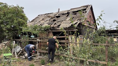 Зруйнований будинок у Чугуєві Зруйнований будинок у Чугуєві