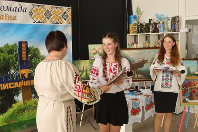 В Охтирці презентували книгу про мистців з Великописарівської громади. Репортаж В Охтирці презентували книгу про мистців з Великописарівської громади. Репортаж