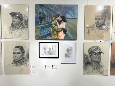 "Архетип героя": черкаська художниця презентувала свої роботи на виставці у Києві "Архетип героя": черкаська художниця презентувала свої роботи на виставці у Києві
